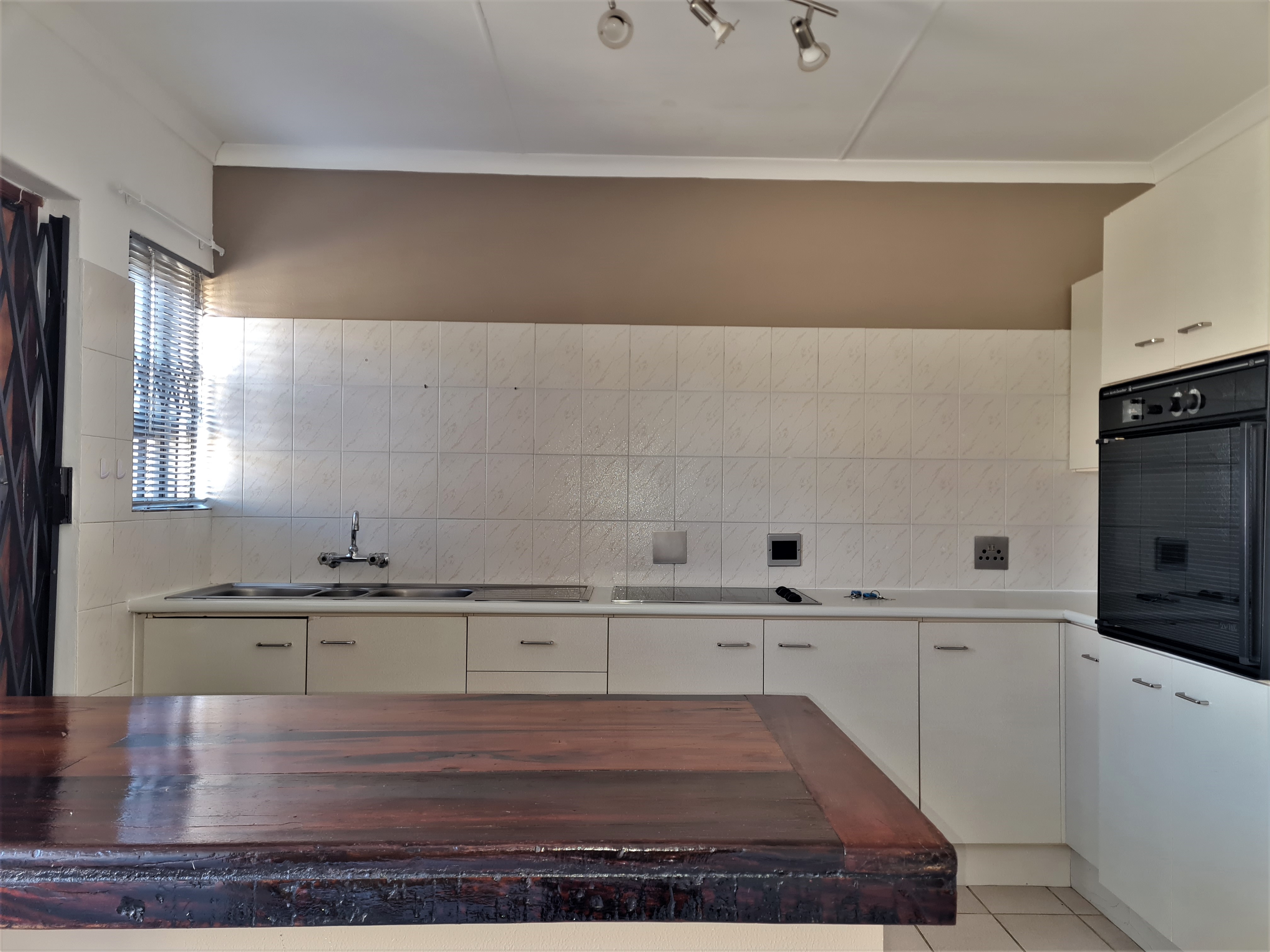 To Let 2 Bedroom Property for Rent in Jeffreys Bay Central Eastern Cape